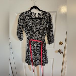 Francesca's fleur-de-lis dress
